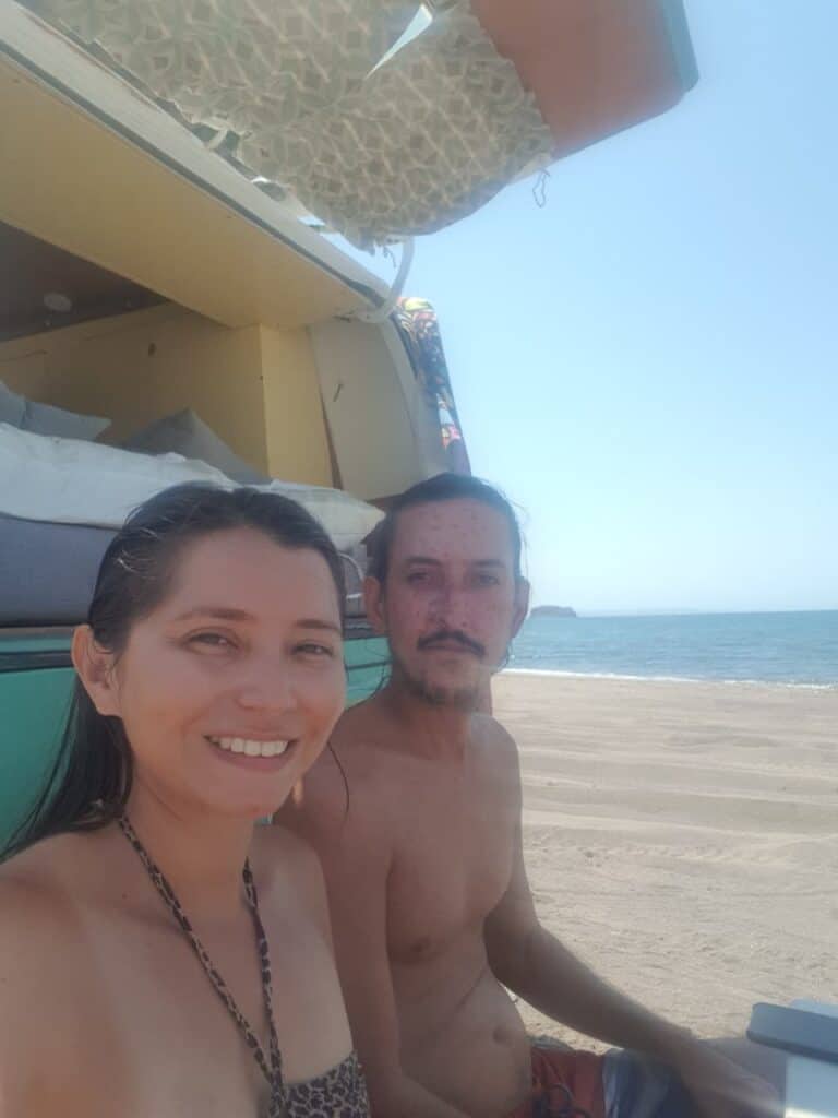 Combi en la playa